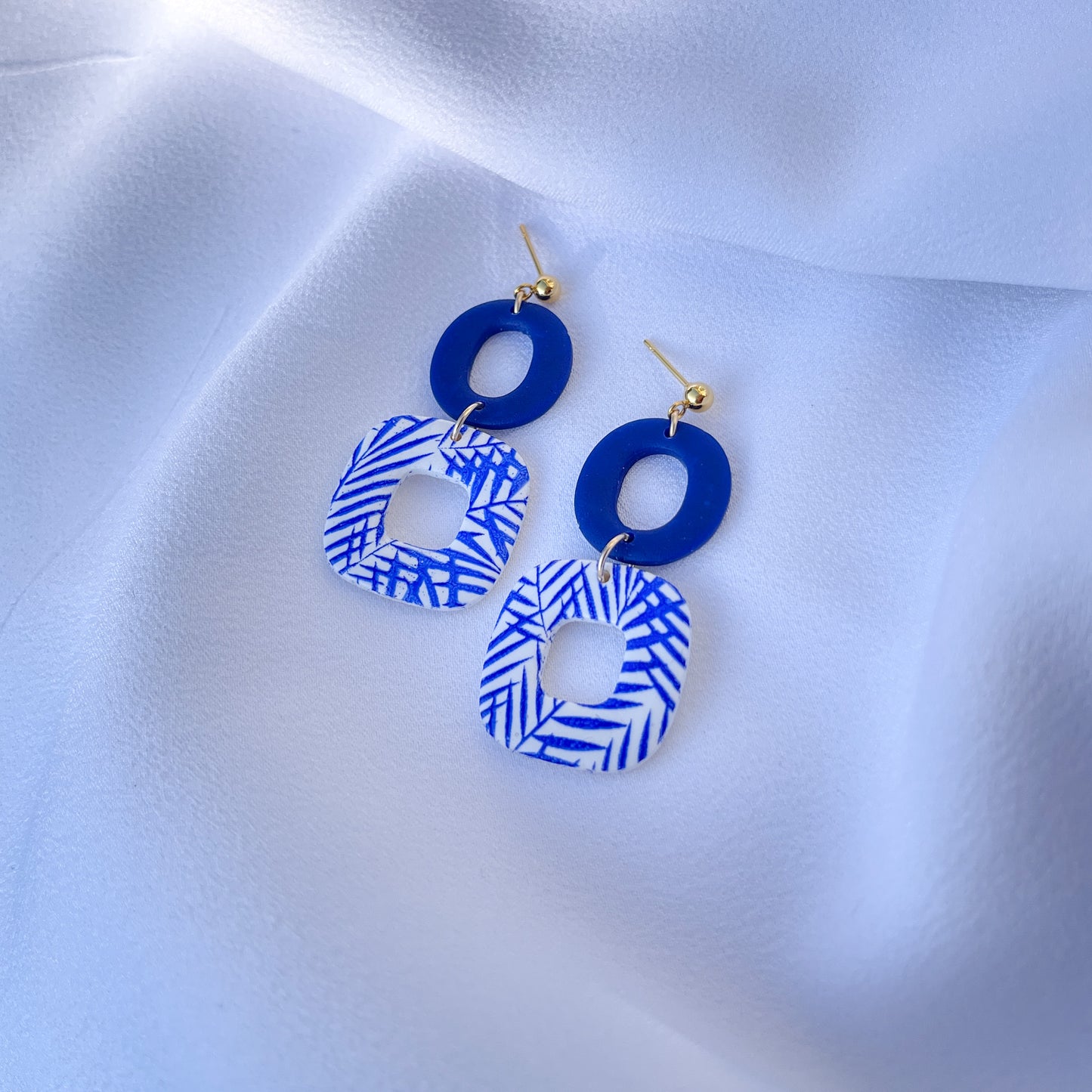 Blue dangle